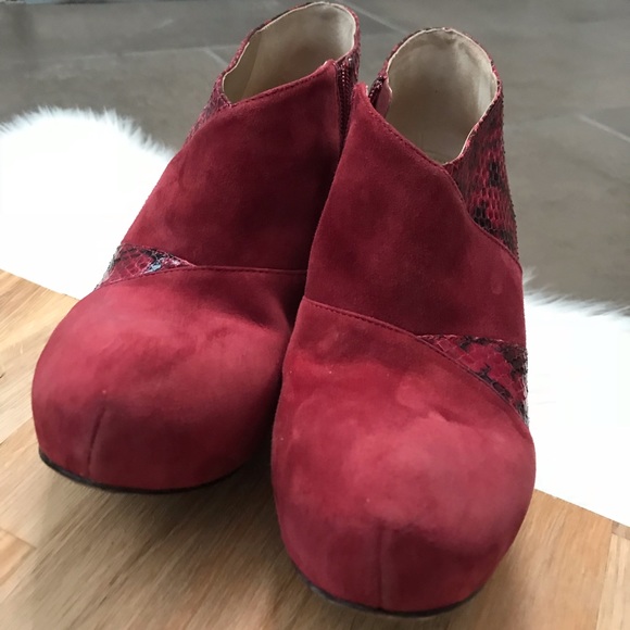 Via Spiga Red Suede Snake Print Heel Booties Sz 7M - Picture 6 of 8